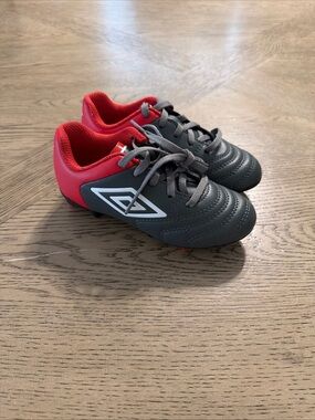 Umbro Boy's Classico XI FG Jr. soccer cleat shoes size 11